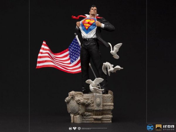 DC COMICS - Statuette Superman Deluxe Art Scale 1/10 (Clark Kent Version) 29 cm – Image 2