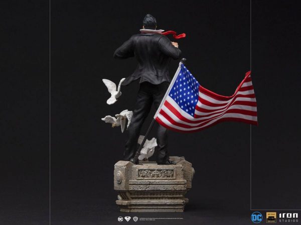 DC COMICS - Statuette Superman Deluxe Art Scale 1/10 (Clark Kent Version) 29 cm – Image 4