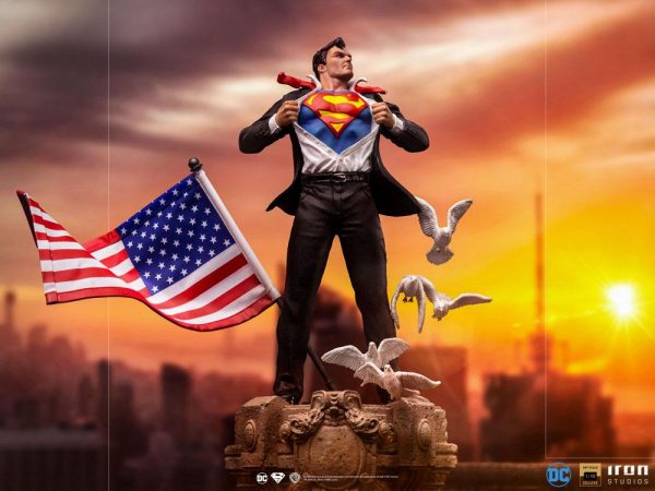DC COMICS - Statuette Superman Deluxe Art Scale 1/10 (Clark Kent Version) 29 cm – Image 8