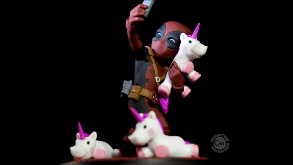 MARVEL - Figurine Deadpool Q-Fig #unicornselfie – Image 9