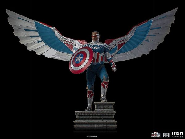 MARVEL - Statuette 1/4 Captain America (Sam Wilson) Legacy Replica – Image 2