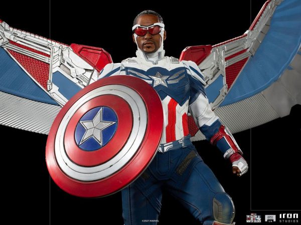 MARVEL - Statuette 1/4 Captain America (Sam Wilson) Legacy Replica – Image 11