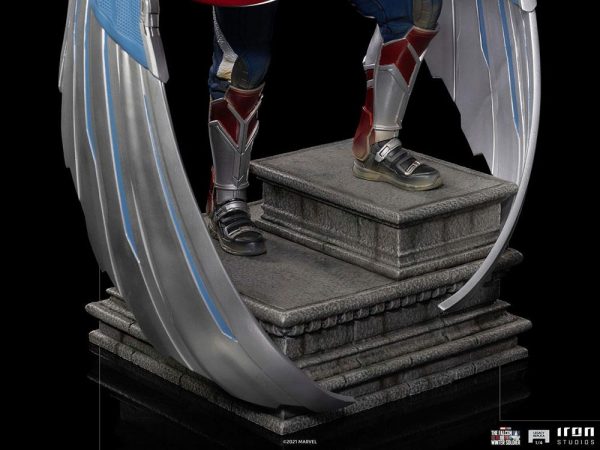 MARVEL - Statuette 1/4 Captain America (Sam Wilson) Legacy Replica – Image 16