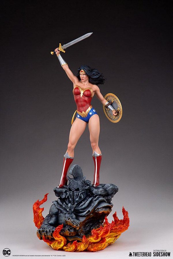 DC COMICS - Statuette 1/4 Wonder Woman Classic 94 cm – Image 5