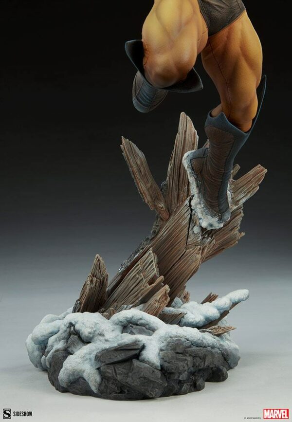 MARVEL - Statuette Wolverine Premium Format (Alternative Costume) 52 cm – Image 12