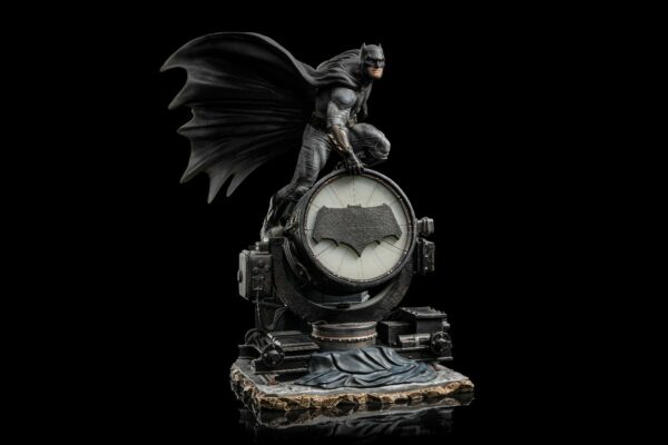 DC COMICS - Statuette Art Scale 1/10 Batman Zack Snyder's Justice League Deluxe 28 cm – Image 3