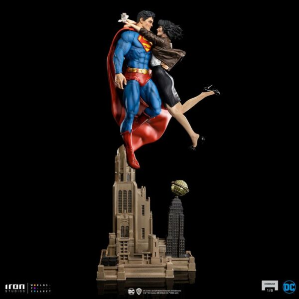 DC COMICS - Diorama 1/6 Superman & Lois Lane 57 cm – Image 2