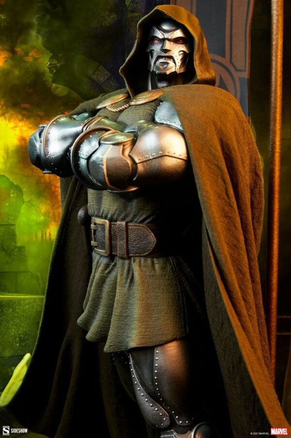 MARVEL - Statuette Doctor Doom 69 cm – Image 3
