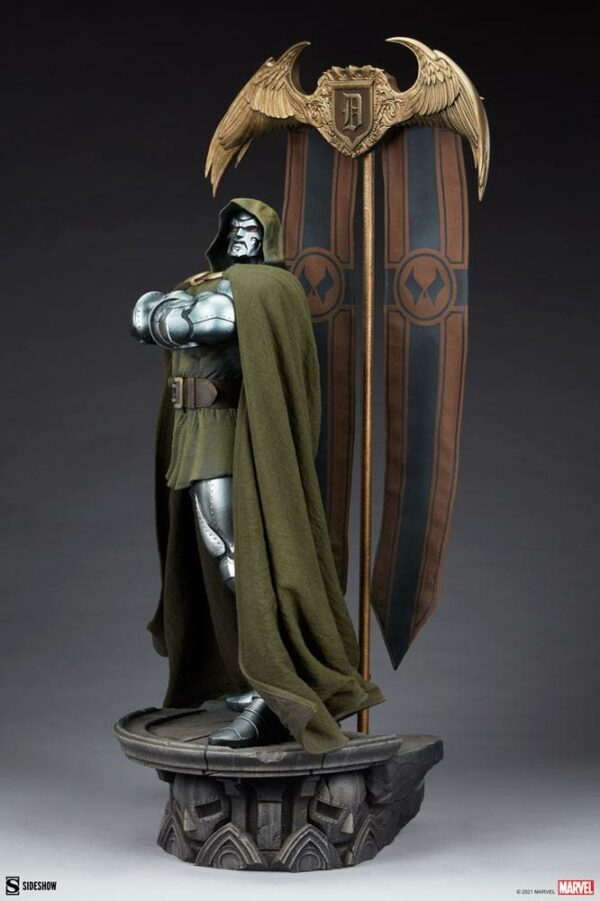 MARVEL - Statuette Doctor Doom 69 cm – Image 5