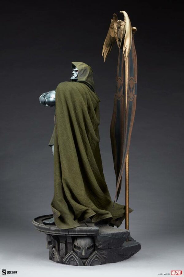 MARVEL - Statuette Doctor Doom 69 cm – Image 6