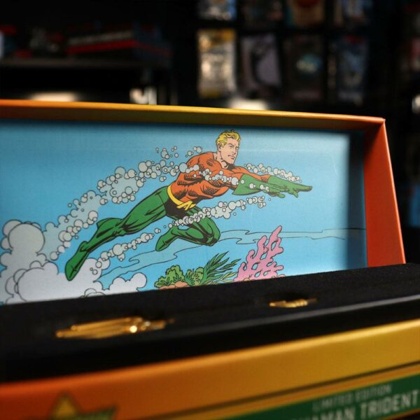DC COMICS - Mini Réplique Trident Aquaman Plaqué Or – Image 9