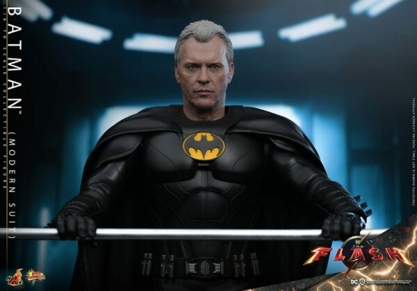DC COMICS - Figurine Movie Masterpiece 1/6 Batman Modern Suit (The Flash) 30 cm – Image 3