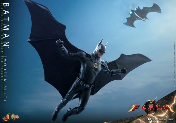 DC COMICS - Figurine Movie Masterpiece 1/6 Batman Modern Suit (The Flash) 30 cm – Image 5