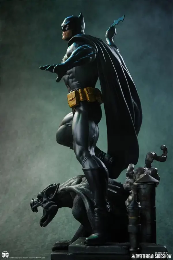 DC COMICS - Statuette 1/6 Batman (Black and Gray Edition) 50 cm – Image 2