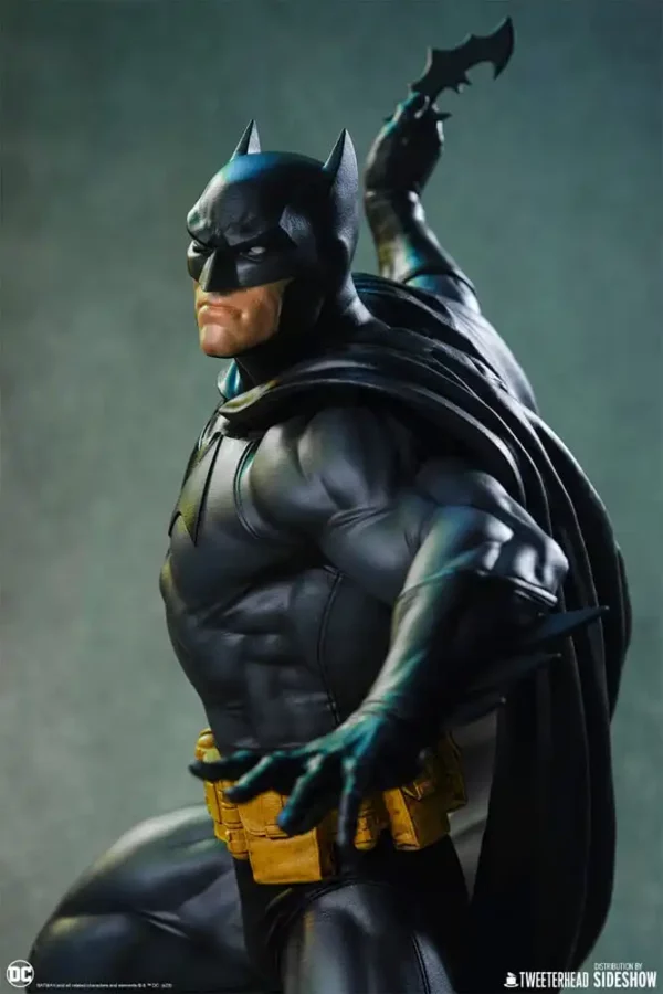 DC COMICS - Statuette 1/6 Batman (Black and Gray Edition) 50 cm – Image 3