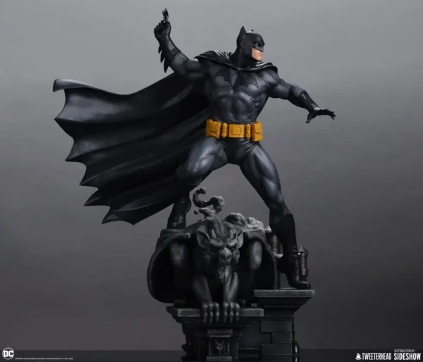 DC COMICS - Statuette 1/6 Batman (Black and Gray Edition) 50 cm – Image 14