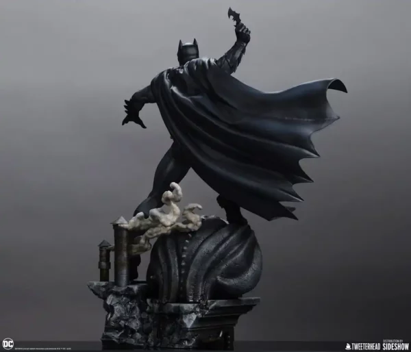DC COMICS - Statuette 1/6 Batman (Black and Gray Edition) 50 cm – Image 15