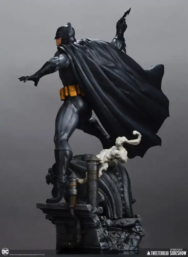 DC COMICS - Statuette 1/6 Batman (Black and Gray Edition) 50 cm – Image 17
