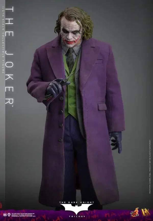 DC COMICS - Figurine DX 1/6 The Joker (The Dark Knight) 31 cm – Image 4