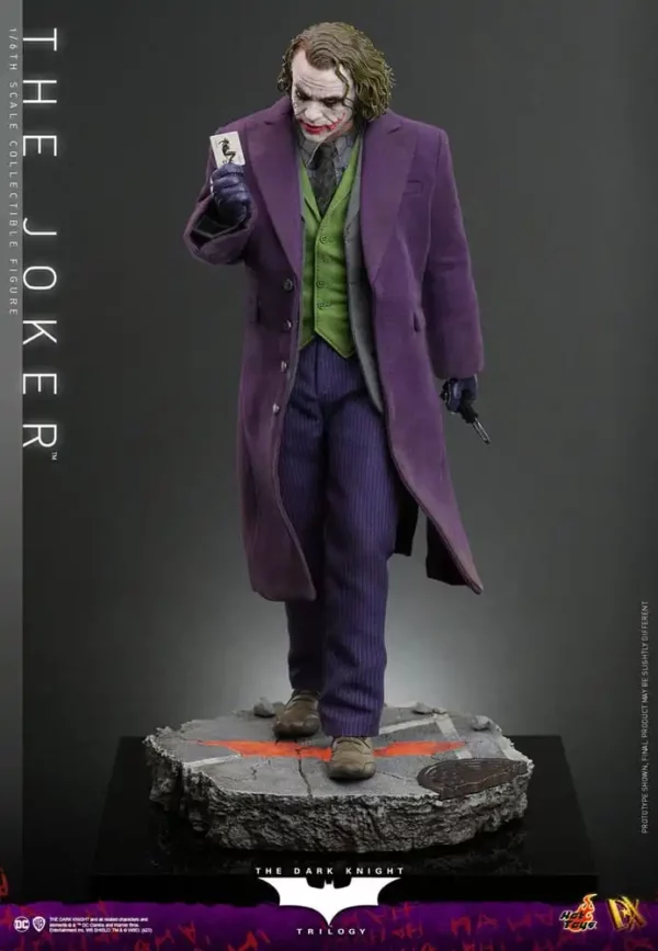 DC COMICS - Figurine DX 1/6 The Joker (The Dark Knight) 31 cm – Image 6