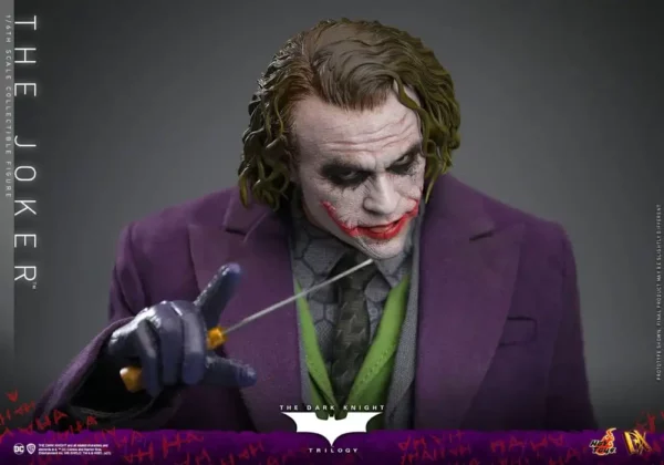 DC COMICS - Figurine DX 1/6 The Joker (The Dark Knight) 31 cm – Image 15