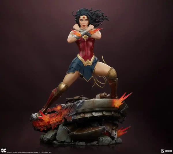 DC COMICS - Statuette Premium Format Wonder Woman: Saving the Day 50 cm – Image 8