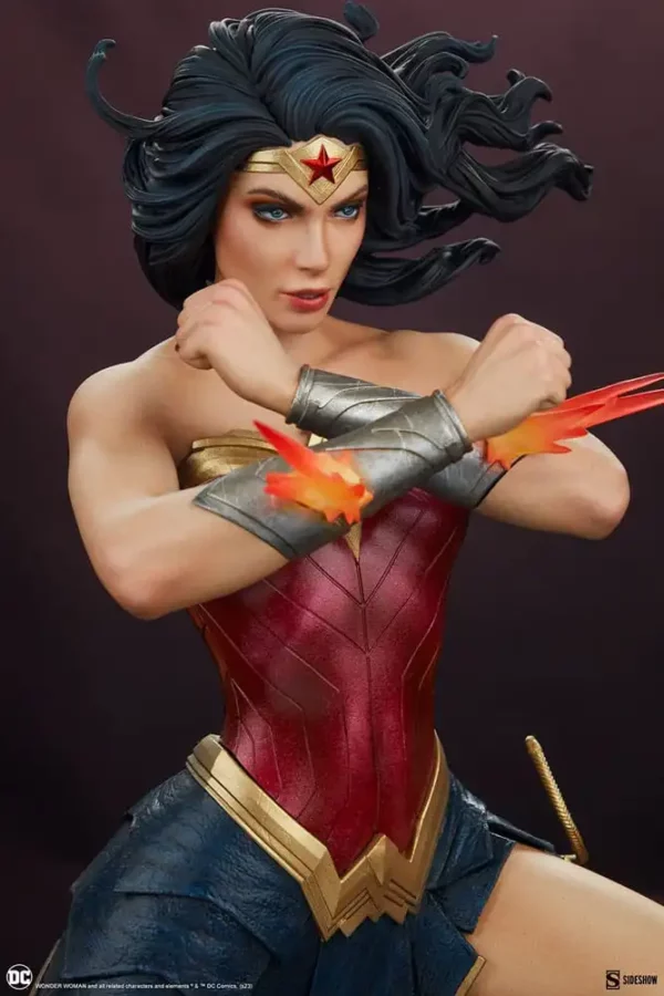 DC COMICS - Statuette Premium Format Wonder Woman: Saving the Day 50 cm – Image 14