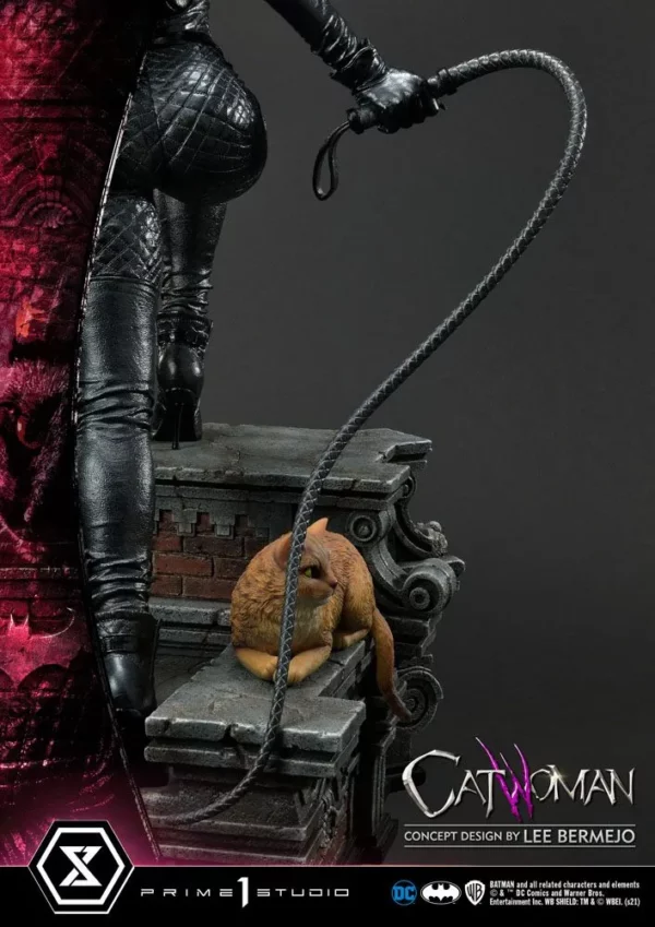 DC COMICS - Statuette 1/3 Catwoman 69 cm – Image 3