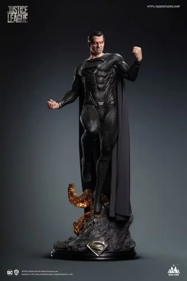 DC COMICS - Statuette 1/3 Superman Black Suit Version Regular Edition 80 cm – Image 2