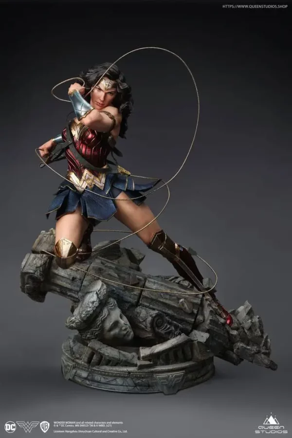 DC COMICS - Statuette 1/4 Wonder Woman Early Bird Version 47 cm – Image 10