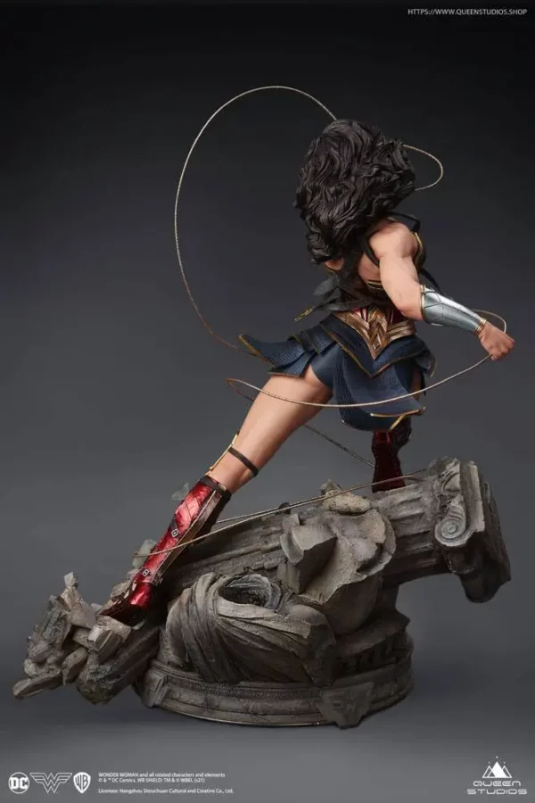 DC COMICS - Statuette 1/4 Wonder Woman Early Bird Version 47 cm – Image 11
