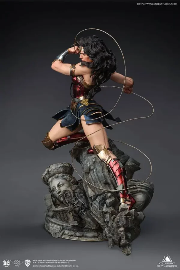 DC COMICS - Statuette 1/4 Wonder Woman Early Bird Version 47 cm – Image 12