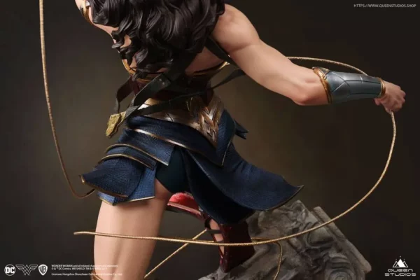 DC COMICS - Statuette 1/4 Wonder Woman Early Bird Version 47 cm – Image 25