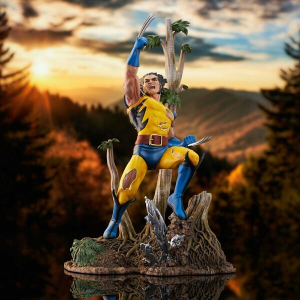 Marvel Gallery Statuette Wolverine 90's 28 cm – Image 2