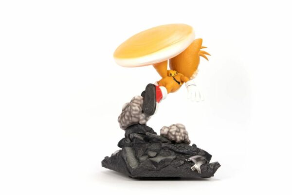 SONIC THE HEDGEHOG – Statuette Tails Standoff 32 cm – Image 6