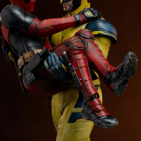 MARVEL – Statuette 1/10 Art Scale Deluxe Deadpool & Wolverine 21 cm – Image 7