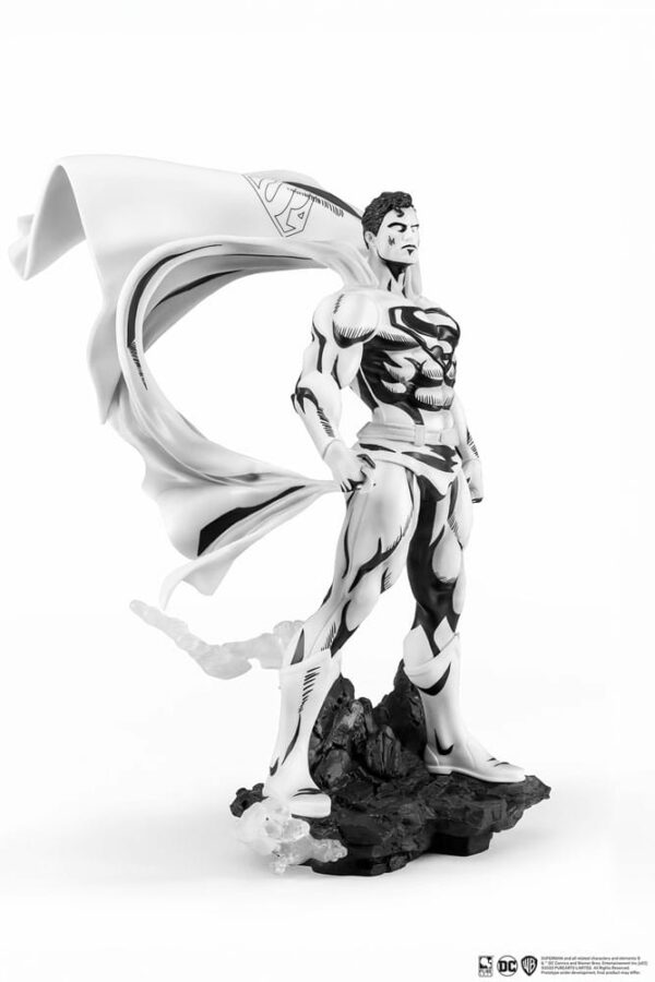 DC COMICS – Statuette 1/8 Superman PX Black & White Version 30 cm – Image 3