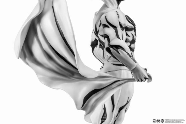 DC COMICS – Statuette 1/8 Superman PX Black & White Version 30 cm – Image 9