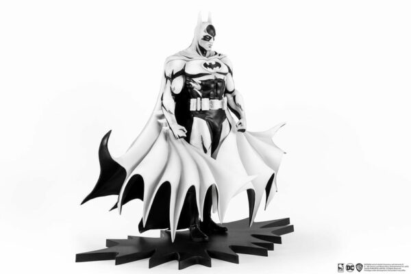 DC COMICS – Statuette 1/8 Batman PX  Black & White Version 30 cm – Image 3