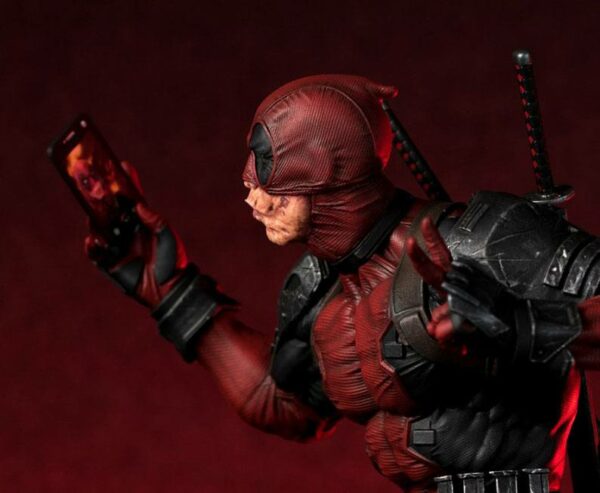 MARVEL – Statuette 1/6 Deadpool PrototypeZ 46 cm – Image 7