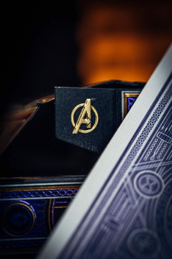 MARVEL – Jeu de Cartes à jouer Avengers (Version Bleue) – Image 3
