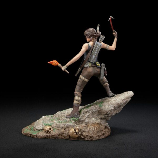 TOMB RAIDER – Statuette Lara Croft (Survivor Era) 33 cm – Image 5