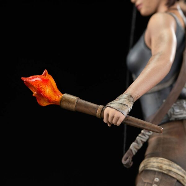 TOMB RAIDER – Statuette Lara Croft (Survivor Era) 33 cm – Image 12