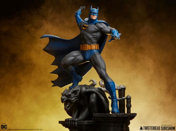 DC COMICS – Statuette 1/6 Batman (Retro Edition) 50 cm – Image 2