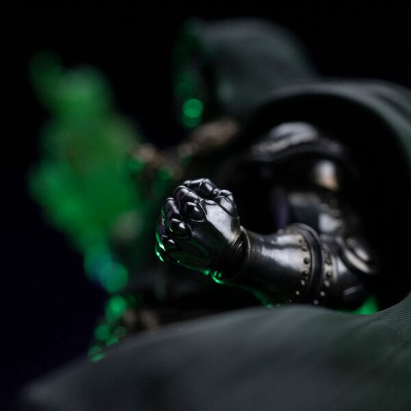 MARVEL – Statuette Art Scale 1/10 Doctor Doom Deluxe Edition 42 cm – Image 13