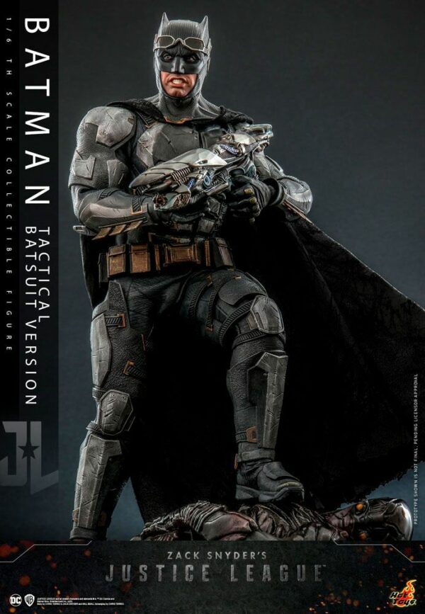 DC COMICS – Zack Snyder's Justice League Figurine Movie Masterpiece 1/6 Batman Tactical Suit 33 cm – Image 5